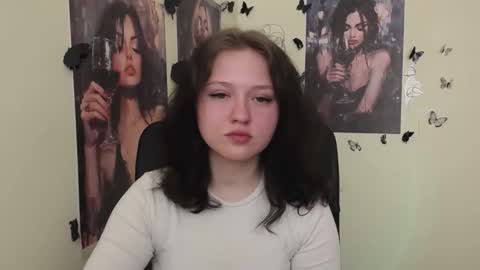 Snapshot of _foxy_lady chatting on 04.29.26 Alice online show from 04.29.26