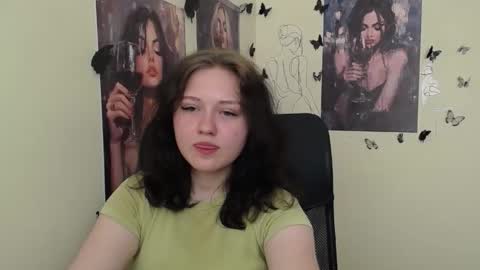 Snapshot of _foxy_lady chatting on 05.08.26 Alice online show from 05.08.26