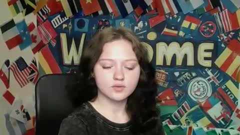 Snapshot of _foxy_lady chatting on 05.30.26 Alice online show from 05.30.26