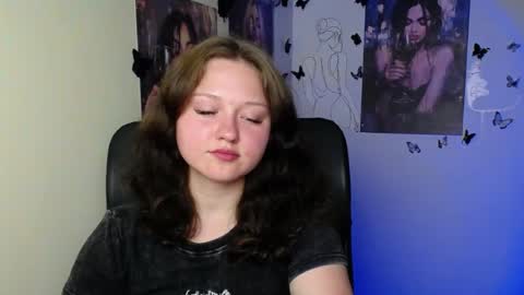 Snapshot of _foxy_lady chatting on 07.06.26 Alice online show from 07.06.26