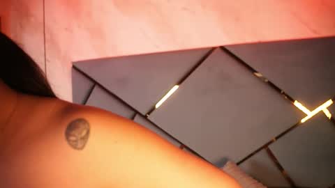 Snapshot of _giggy chatting on 12.04.25 _giggy online show from 12.04.25