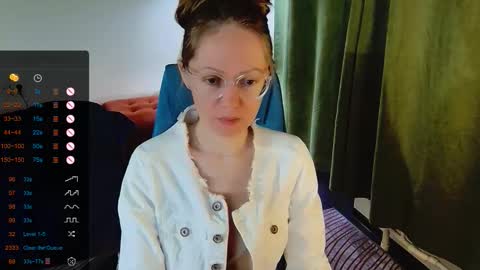 Snapshot of _goldilocks__ chatting on 09.15.25 _goldilocks__ online show from 09.15.25