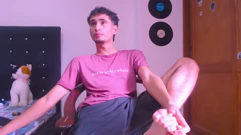 Snapshot of _gsusss chatting on 10.27.25 GsusssFeets online show from 10.27.25