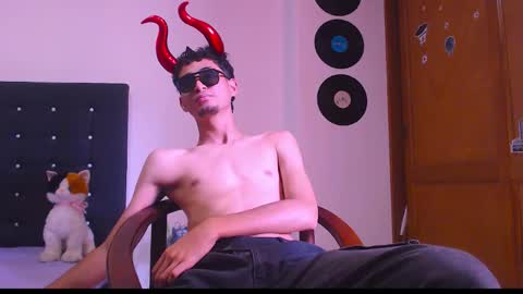 Snapshot of _gsusss chatting on 10.31.25 GsusssFeets online show from 10.31.25