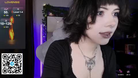 Snapshot of _gummybears_ chatting on 05.22.26 Tori online show from 05.22.26