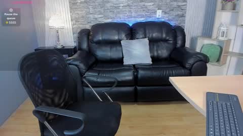 Snapshot of _hanna_miller__ chatting on 02.10.26 Hanna online show from 02.10.26