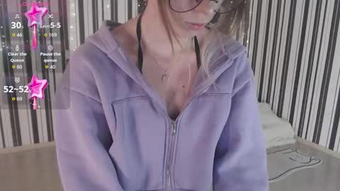 Snapshot of _hanna_moon_ chatting on 10.24.25 Hannaolotl online show from 10.24.25