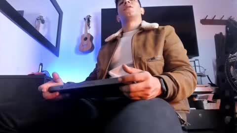 Snapshot of _heracles1 chatting on 12.08.24 Heracles online show from 12.08.24