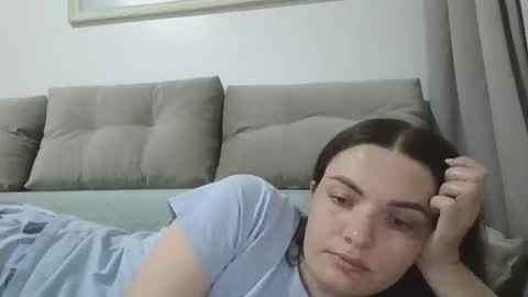 Snapshot of _hidden_frommymoom_ chatting on 04.18.26 Criss4u online show from 04.18.26