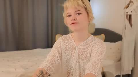 Snapshot of _honnyland chatting on 05.23.26 Alisha online show from 05.23.26