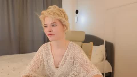 Snapshot of _honnyland chatting on 05.24.26 Alisha online show from 05.24.26