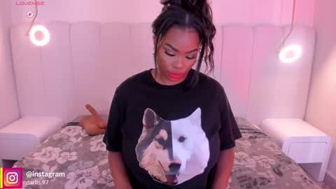 Snapshot of _huge_boobs_ebony chatting on 01.31.26 Darlis online show from 01.31.26