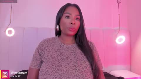 Snapshot of _huge_boobs_ebony chatting on 02.02.26 Darlis online show from 02.02.26