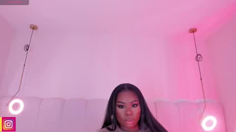 Snapshot of _huge_boobs_ebony chatting on 02.10.26 Darlis online show from 02.10.26