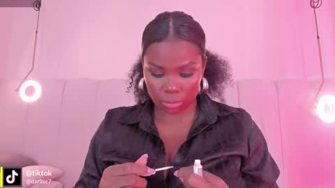 Snapshot of _huge_boobs_ebony chatting on 02.26.26 Darlis online show from 02.26.26