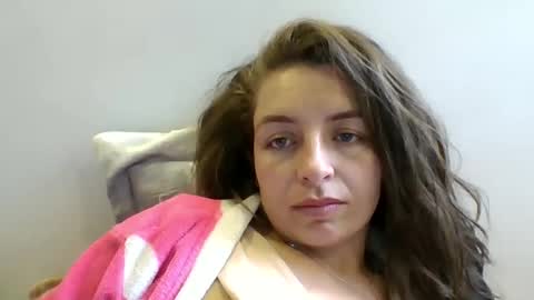 Snapshot of _isaabellaa chatting on 04.28.26 Isa online show from 04.28.26