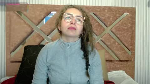 Snapshot of _isaabellaa chatting on 05.17.26 Isa online show from 05.17.26