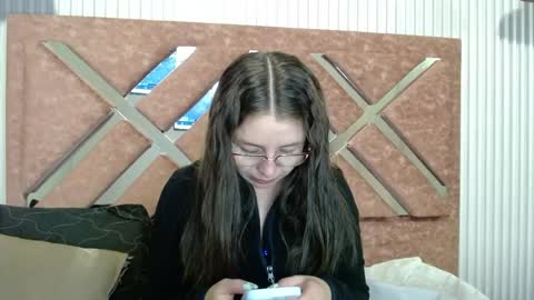 Snapshot of _isaabellaa chatting on 05.19.26 Isa online show from 05.19.26