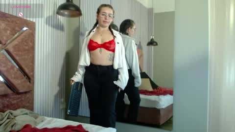 Snapshot of _isaabellaa chatting on 05.22.26 Isa online show from 05.22.26