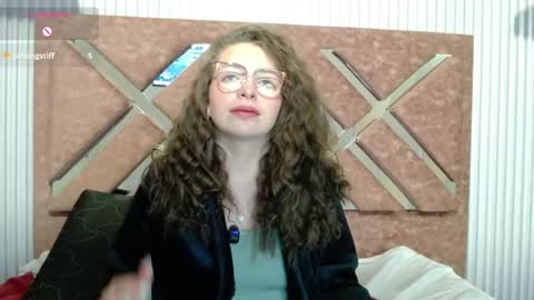 Snapshot of _isaabellaa chatting on 05.23.26 Isa online show from 05.23.26