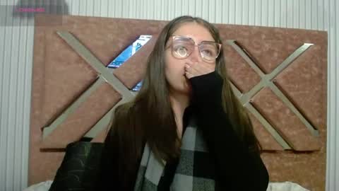 Snapshot of _isaabellaa chatting on 06.13.26 Isa online show from 06.13.26