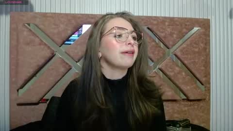 Snapshot of _isaabellaa chatting on 06.19.26 Isa online show from 06.19.26