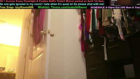 Snapshot of _isabelleraven chatting on 04.03.26 IsabelleRaven online show from 04.03.26