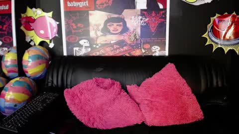 Snapshot of _ishani_doll chatting on 12.17.24 _ishani_doll online show from 12.17.24