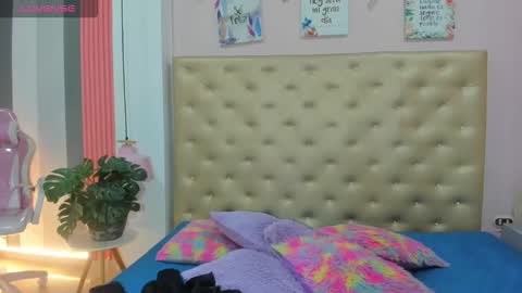 J A D E online show from 10.20.25