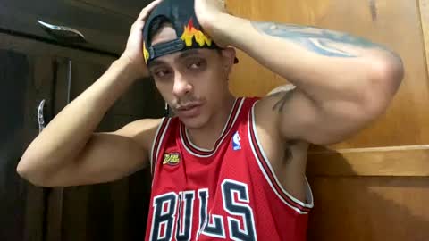 Snapshot of _jahtuzi_ chatting on 01.01.25 JACKTUZZI instagram online show from 01.01.25