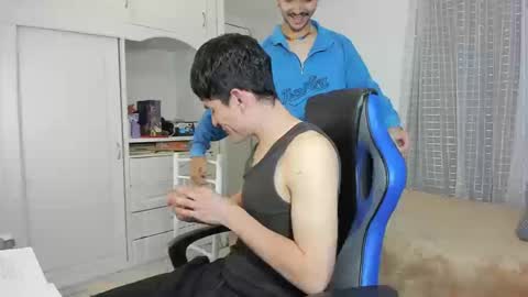 Snapshot of _jamesboy chatting on 09.10.25 James online show from 09.10.25