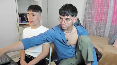 Snapshot of _jamesboy chatting on 09.13.25 James online show from 09.13.25