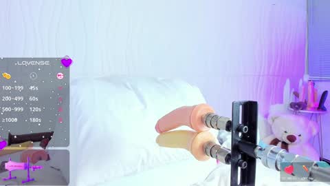 _jasminnee_ online show from 01.31.25