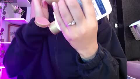 Mia online show from 02.12.25