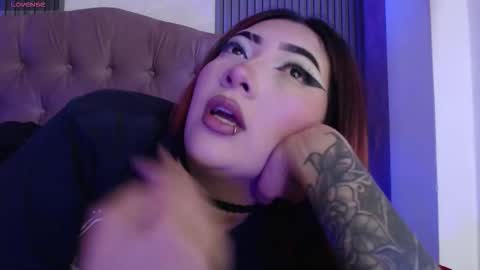 Mia online show from 11.20.25