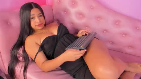 Snapshot of _julisweet_ chatting on 10.15.25 _julisweet_ online show from 10.15.25