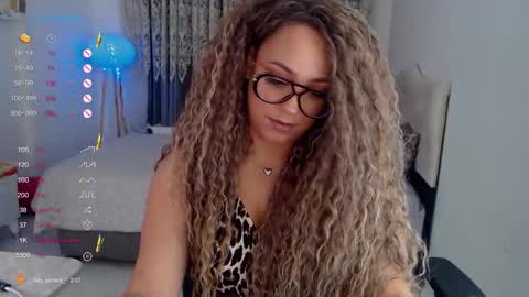 _just_a_queen_3 online show from 11.19.25