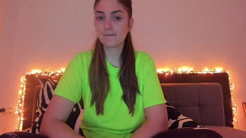 Snapshot of _just_a_simple_girl chatting on 01.16.25 _just_a_simple_girl online show from 01.16.25