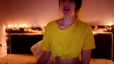 _just_a_simple_girl online show from 03.06.26