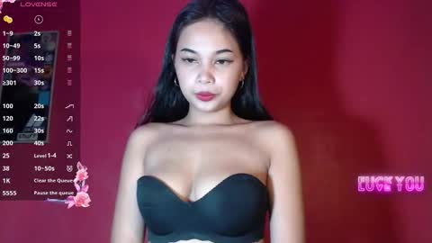 Snapshot of _justrea chatting on 05.25.26 call me rea online show from 05.25.26