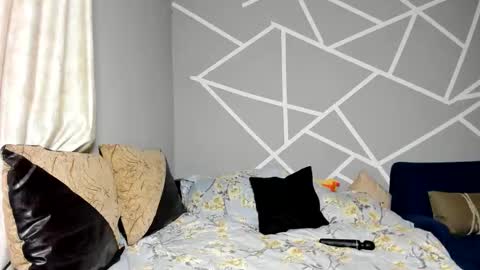 Snapshot of _justtease_ chatting on 11.11.25 Dennise online show from 11.11.25