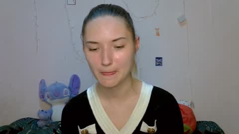 Snapshot of _kikiclark_ chatting on 09.15.25 _kikiclark_ online show from 09.15.25