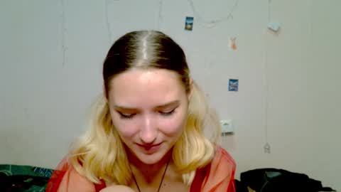 Snapshot of _kikiclark_ chatting on 09.26.25 _kikiclark_ online show from 09.26.25