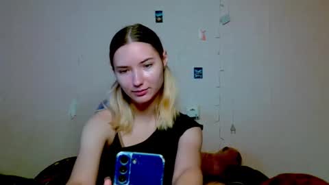 Snapshot of _kikiclark_ chatting on 10.09.25 _kikiclark_ online show from 10.09.25