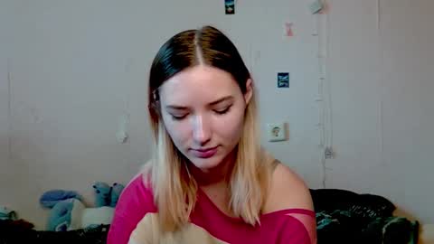 Snapshot of _kikiclark_ chatting on 10.12.25 _kikiclark_ online show from 10.12.25