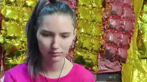 _kikiclark_ online show from 04.13.26