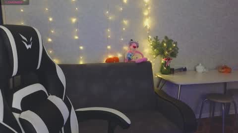 Molly   Emily online show from 02.09.26