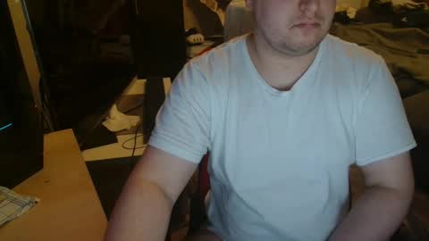 Snapshot of _kitsu_ chatting on 11.14.25 _kitsu_ online show from 11.14.25