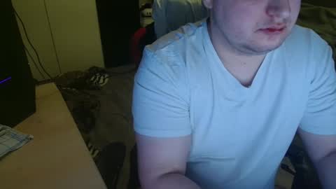 Snapshot of _kitsu_ chatting on 11.22.25 _kitsu_ online show from 11.22.25