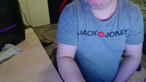 Snapshot of _kitsu_ chatting on 11.30.25 _kitsu_ online show from 11.30.25